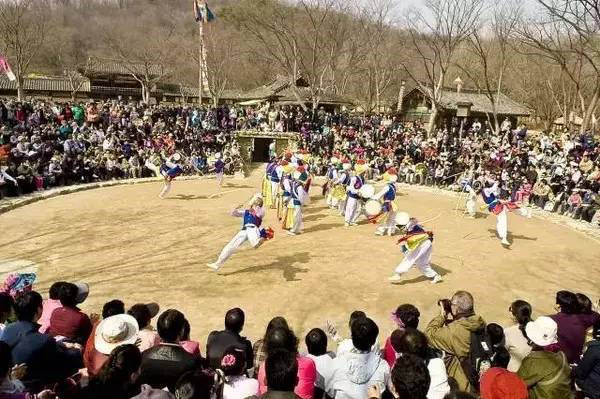 高端拉床,專用機床,內(nèi)拉床,外拉床,數(shù)控機床,自動化生產(chǎn)線,工業(yè)機器人