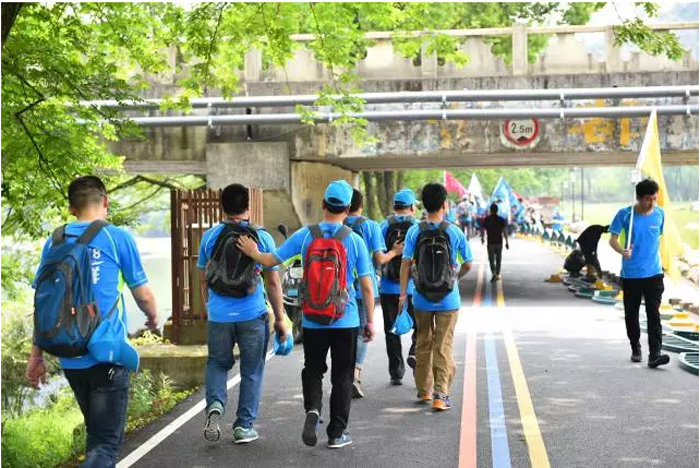 高端拉床,專用機(jī)床,內(nèi)拉床,外拉床,數(shù)控機(jī)床,自動(dòng)化生產(chǎn)線,工業(yè)機(jī)器人