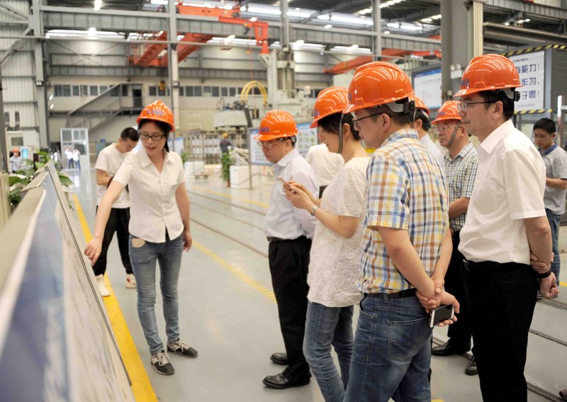 高端拉床,專用機(jī)床,內(nèi)拉床,外拉床,數(shù)控機(jī)床,自動(dòng)化生產(chǎn)線,工業(yè)機(jī)器人,拉床,拉刀,自動(dòng)化 高端拉床,專用機(jī)床,內(nèi)拉床,外拉床,數(shù)控機(jī)床,自動(dòng)化生產(chǎn)線,工業(yè)機(jī)器人,拉床,拉刀,自動(dòng)化